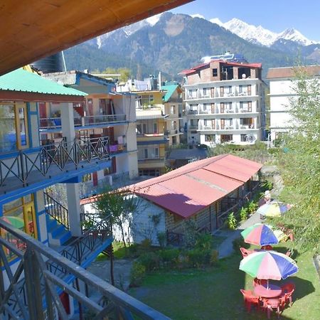 Hotel Seraj International Manāli Exteriör bild