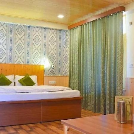 Hotel Seraj International Manāli Exteriör bild