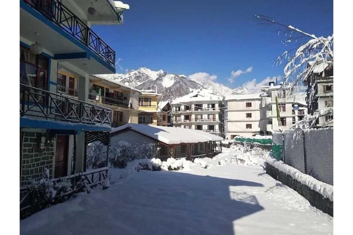 Hotel Seraj International Manāli Exteriör bild